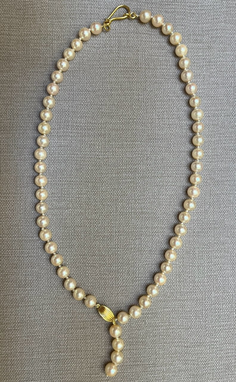 Collier vintage transformé: perles naturelles montées sur fil de soie et fermoirs en or jaune