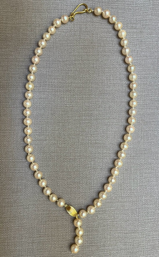 Collier vintage transformé: perles naturelles montées sur fil de soie et fermoirs en or jaune